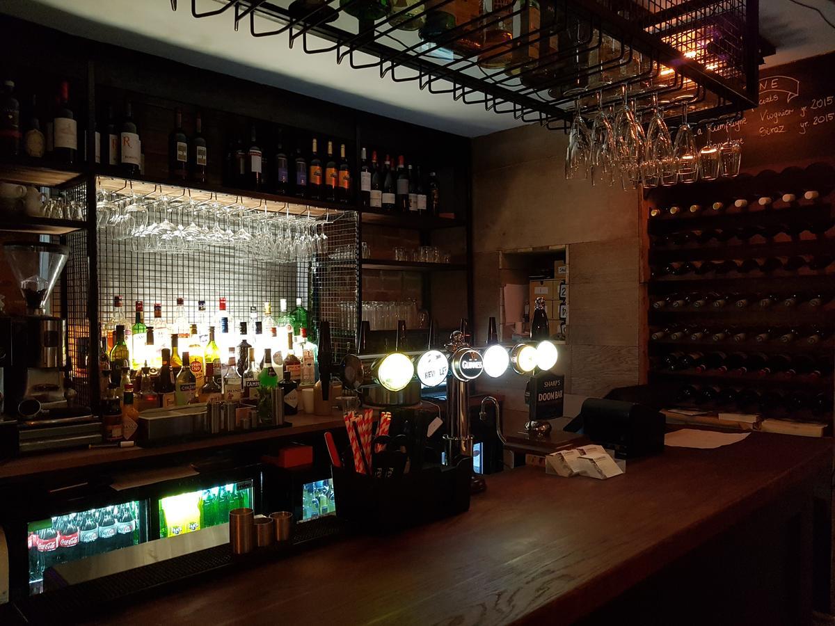 The Angel Inn وارمينستر المظهر الخارجي الصورة