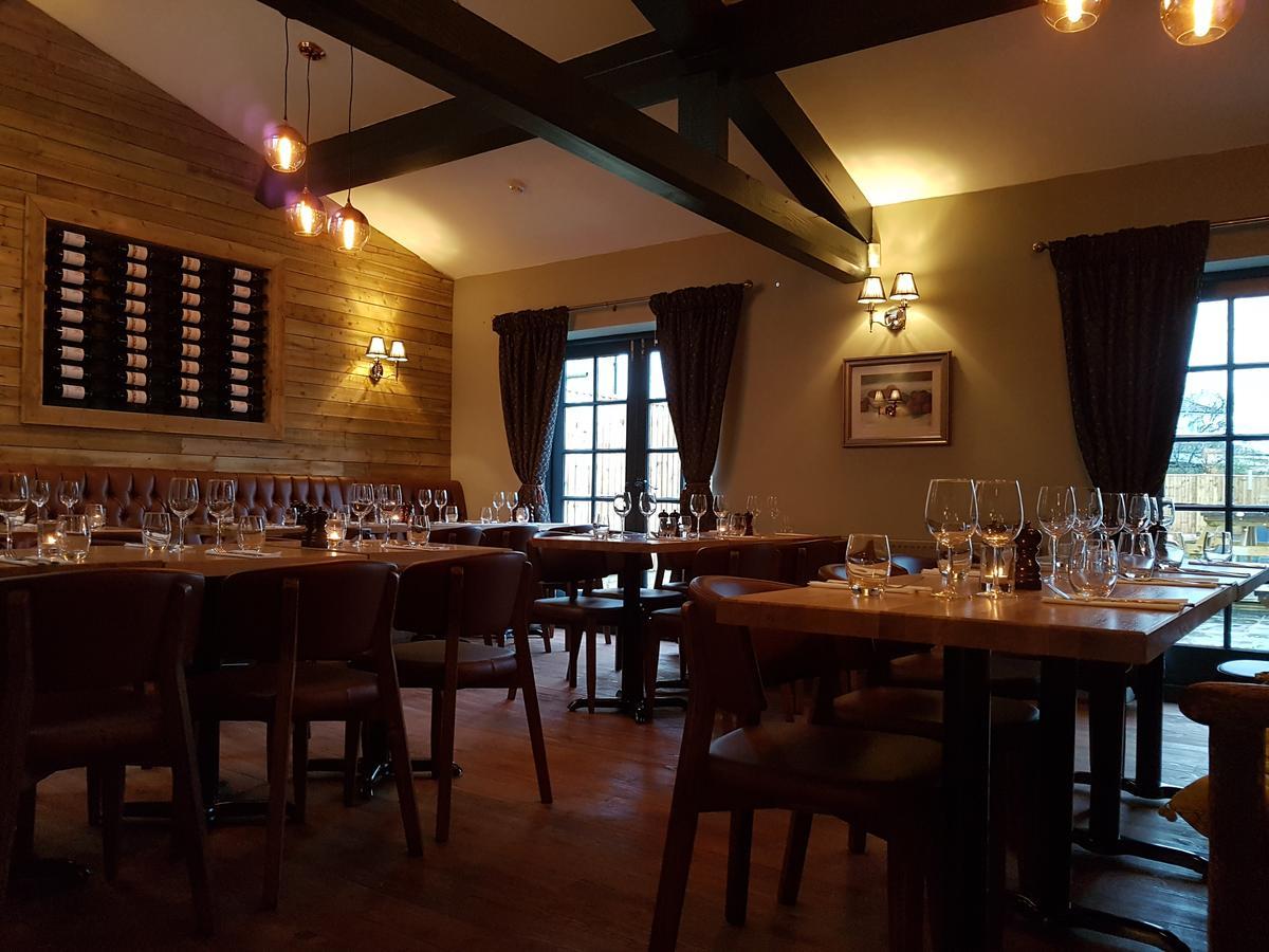 The Angel Inn وارمينستر المظهر الخارجي الصورة